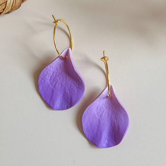 DELEN | small rose petal 15mm hoop earrings in violet ombré