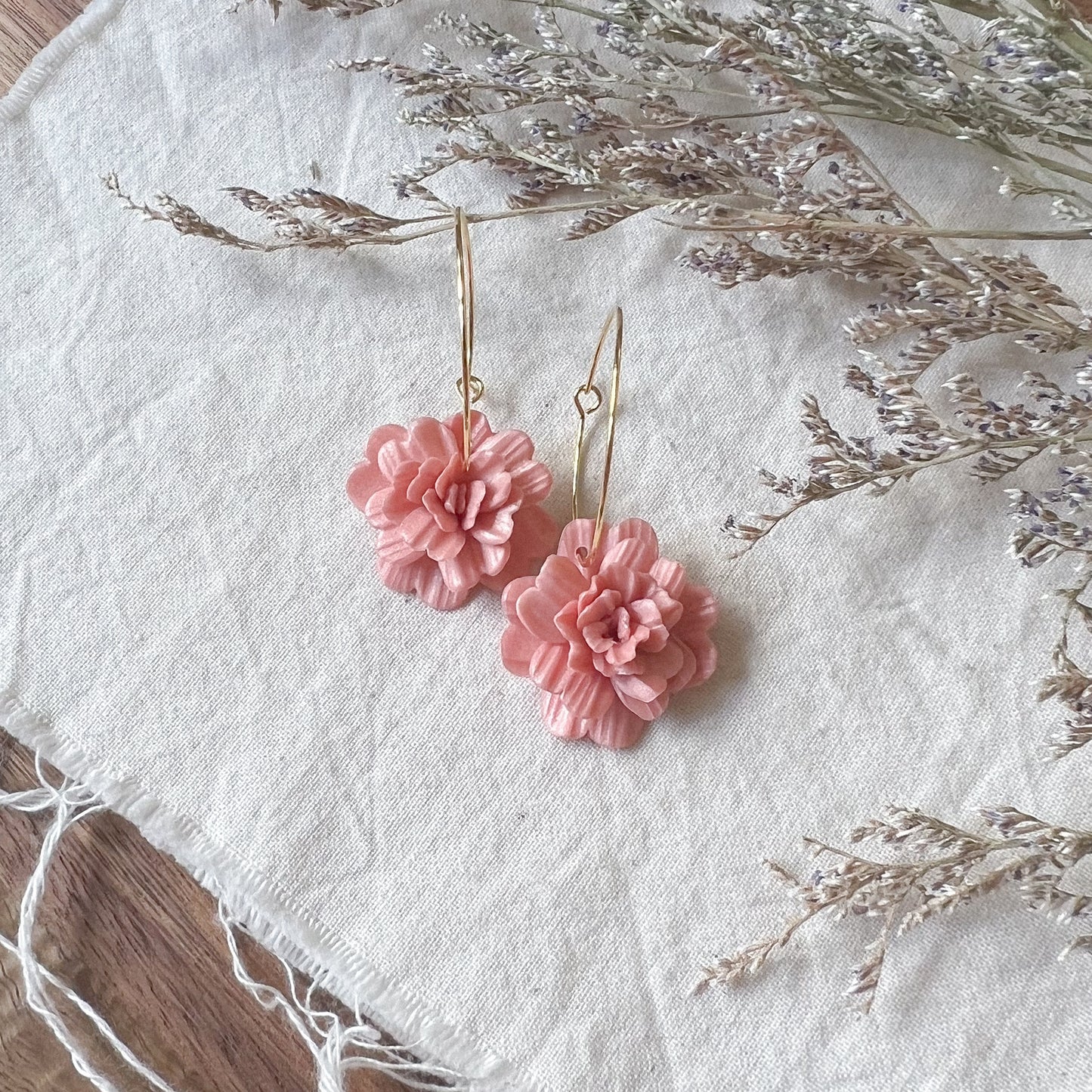 Flower Hoop in Rose Gold Pink