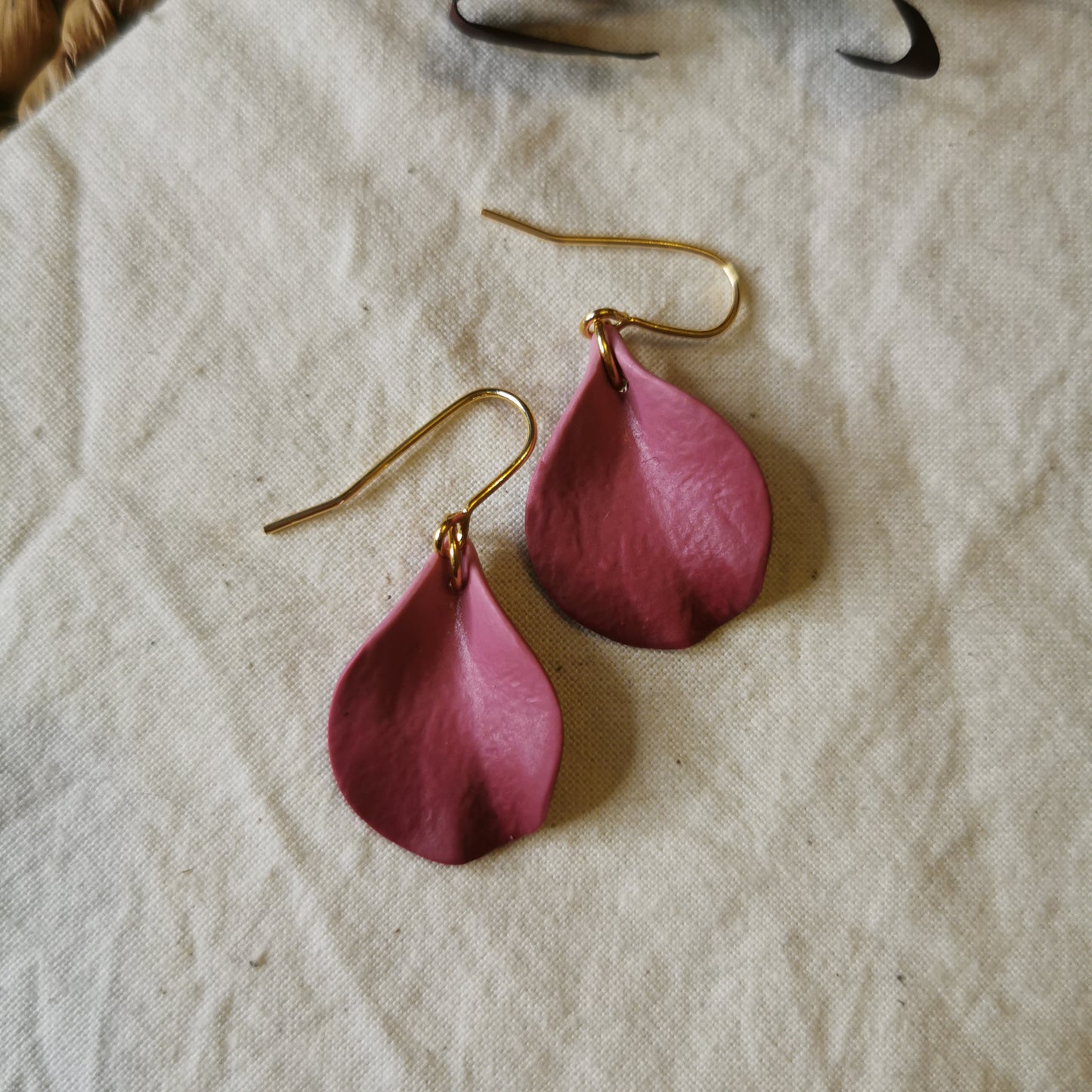 DELEN | small rose petal hook earrings in autumn rose pink ombre