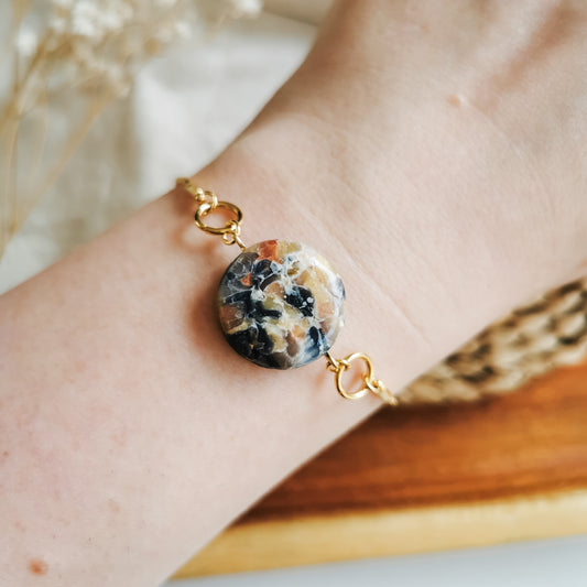 ROUND | Bracelet with sliding clasp and round charm in tortoiseshell