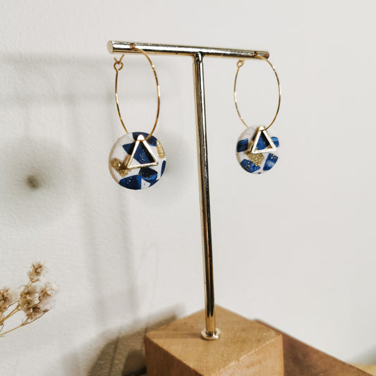 HIGAN ONEN | round drop with triangle detail 30mm hoop earrings in mussel shell terrazzo